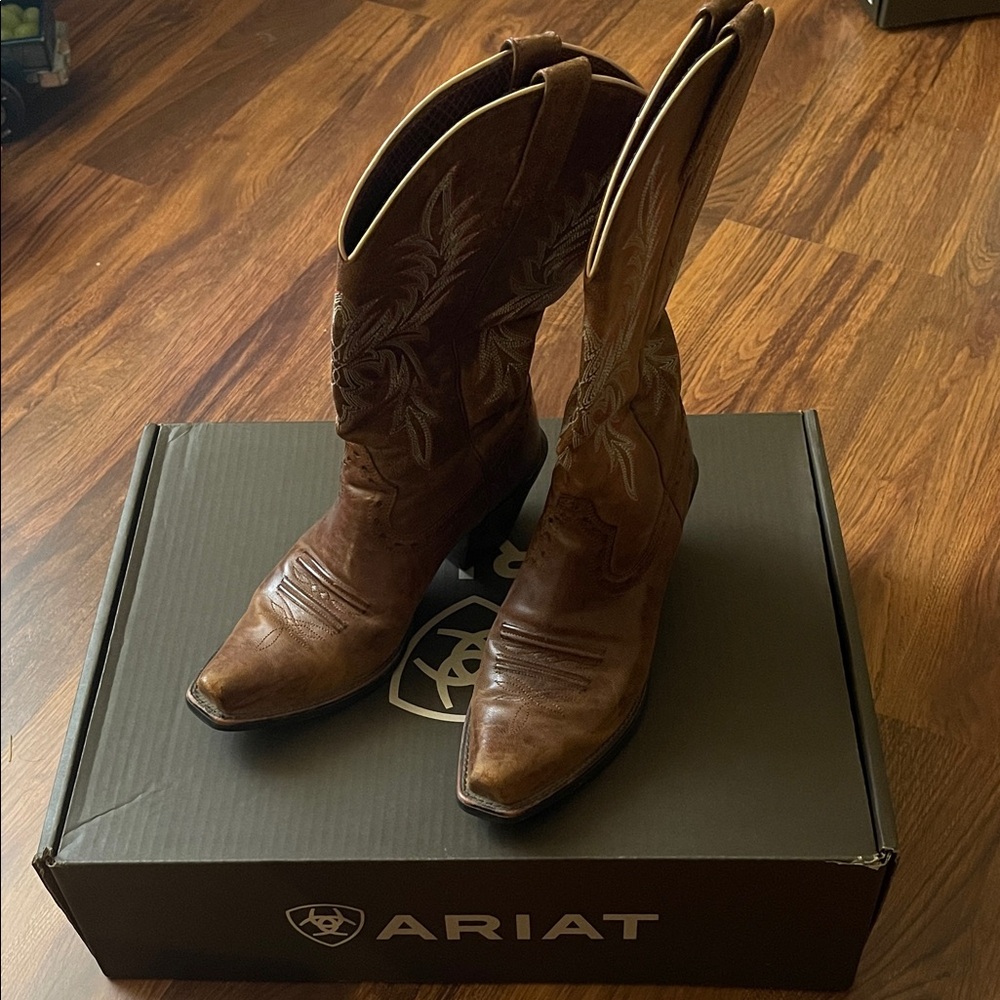 Ariat Women's Tan Heeled Boots